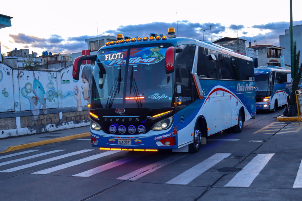 Bus numero 55 cooperativa flota Pelileo bus