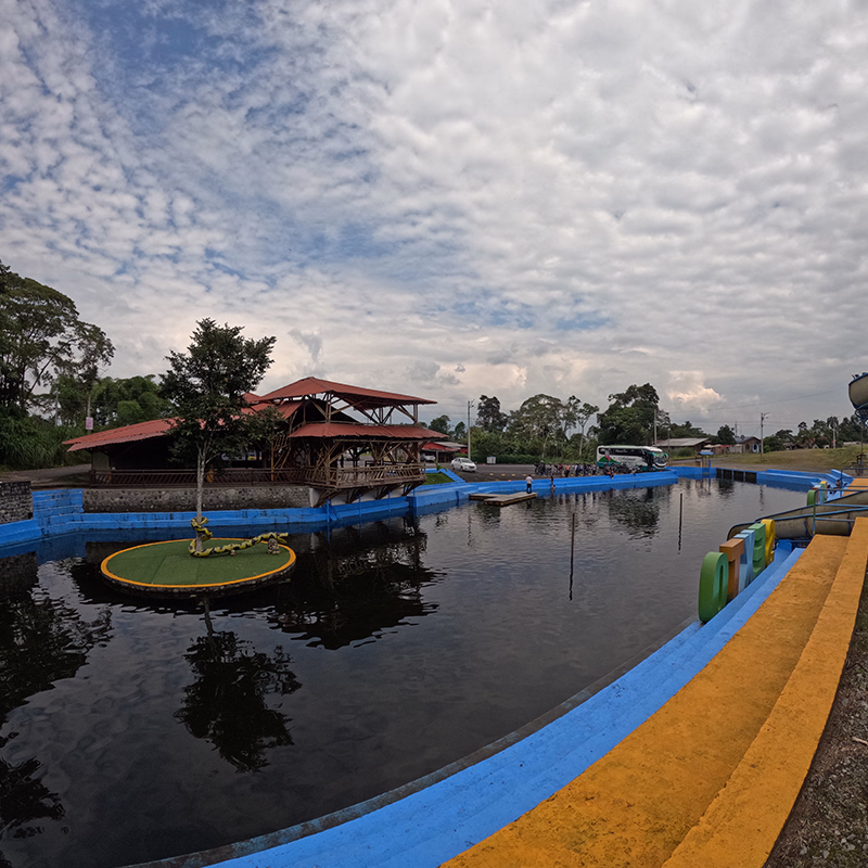 Vista panorámica lateral del dique rio tunants